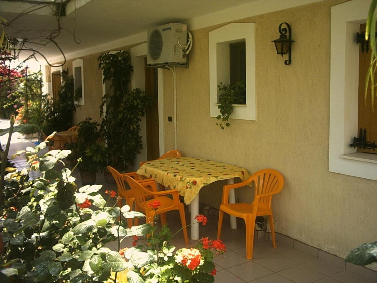 Polymnia Apartments Спартия Екстериор снимка